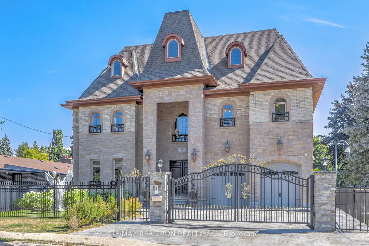 63 Walmer Road, ON L4C 3W9