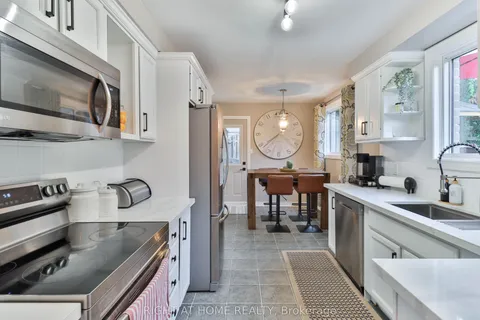 819 Srigley Street, ON L3Y 1X9