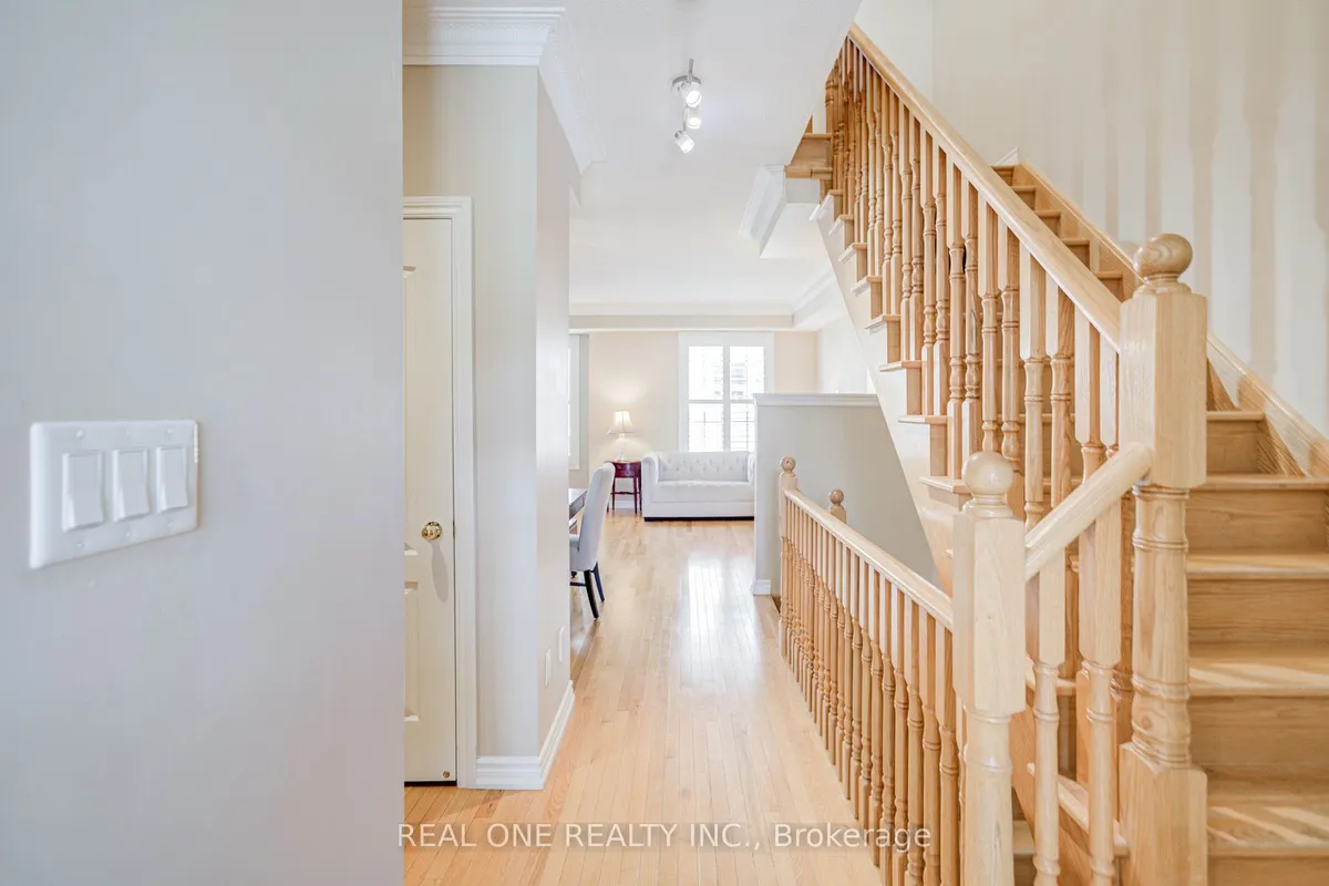 9 Ruskov Lane, ON L6C 0P1