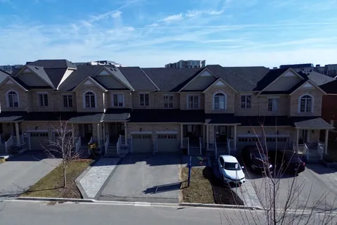 43 Radial Drive, ON L4G 0Z8