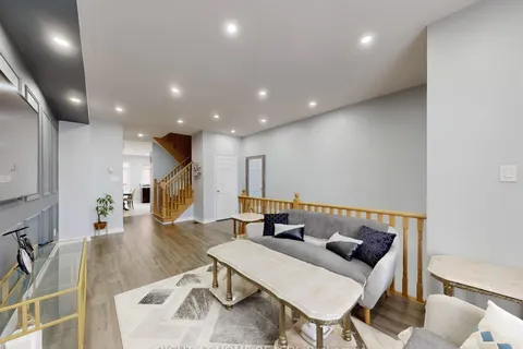 168 Dundas Way, ON L6E 0T1