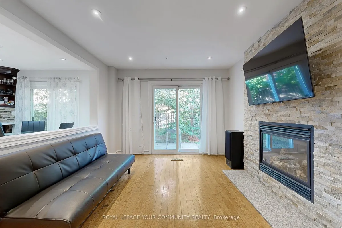 287 Manchester Drive, ON L3Y 6J4