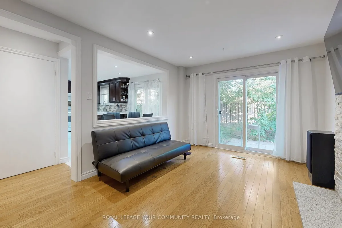 287 Manchester Drive, ON L3Y 6J4