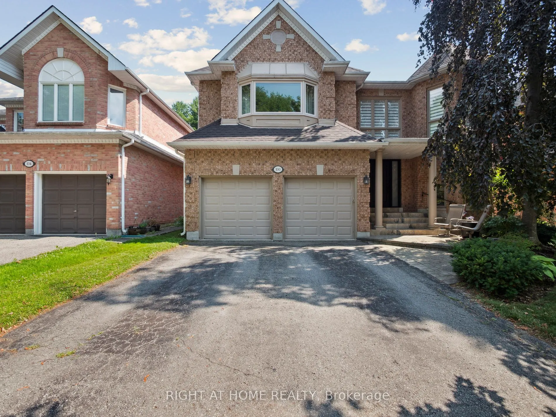 100 Carlyle Crescent, ON L4G 6P7