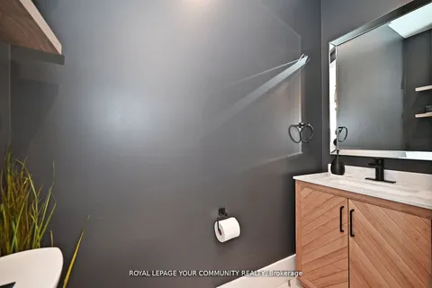 20 Grovewood Street, ON L4E 4X4