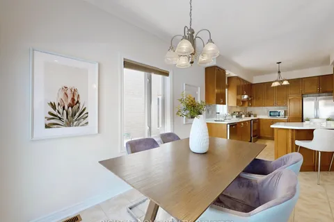 61 Palisade Crescent, ON L4S 2H9