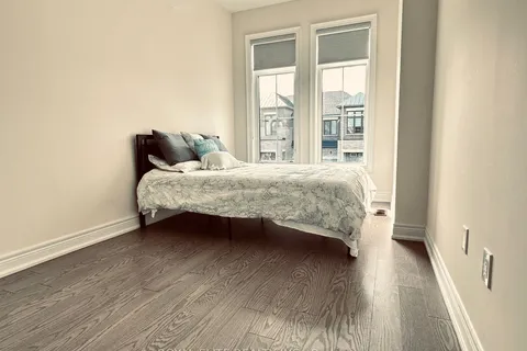 32 Hercules Club Drive, ON L4E 1K7