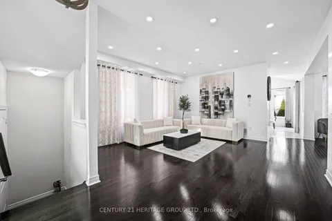 32 Amberwing Landing, ON L3Z 0H9