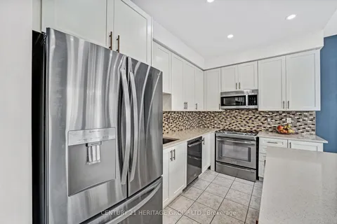 32 Amberwing Landing, ON L3Z 0H9