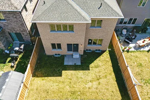 376 Danny Wheeler Boulevard, ON L4P 0K2