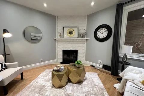 17 Old Wellington Street, ON L3P 5E3