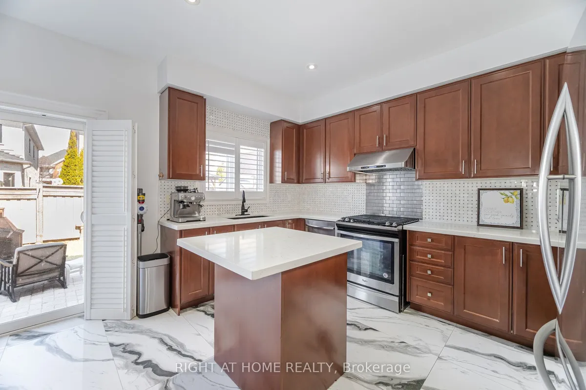 204 Lormel Gate, ON L4H 0C9