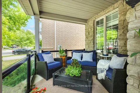 206 Birkshire Drive, ON L4G 7R8