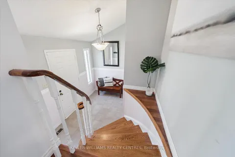 26 Stonehill Boulevard, ON L9N 1E3