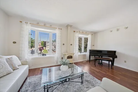 26 Stonehill Boulevard, ON L9N 1E3