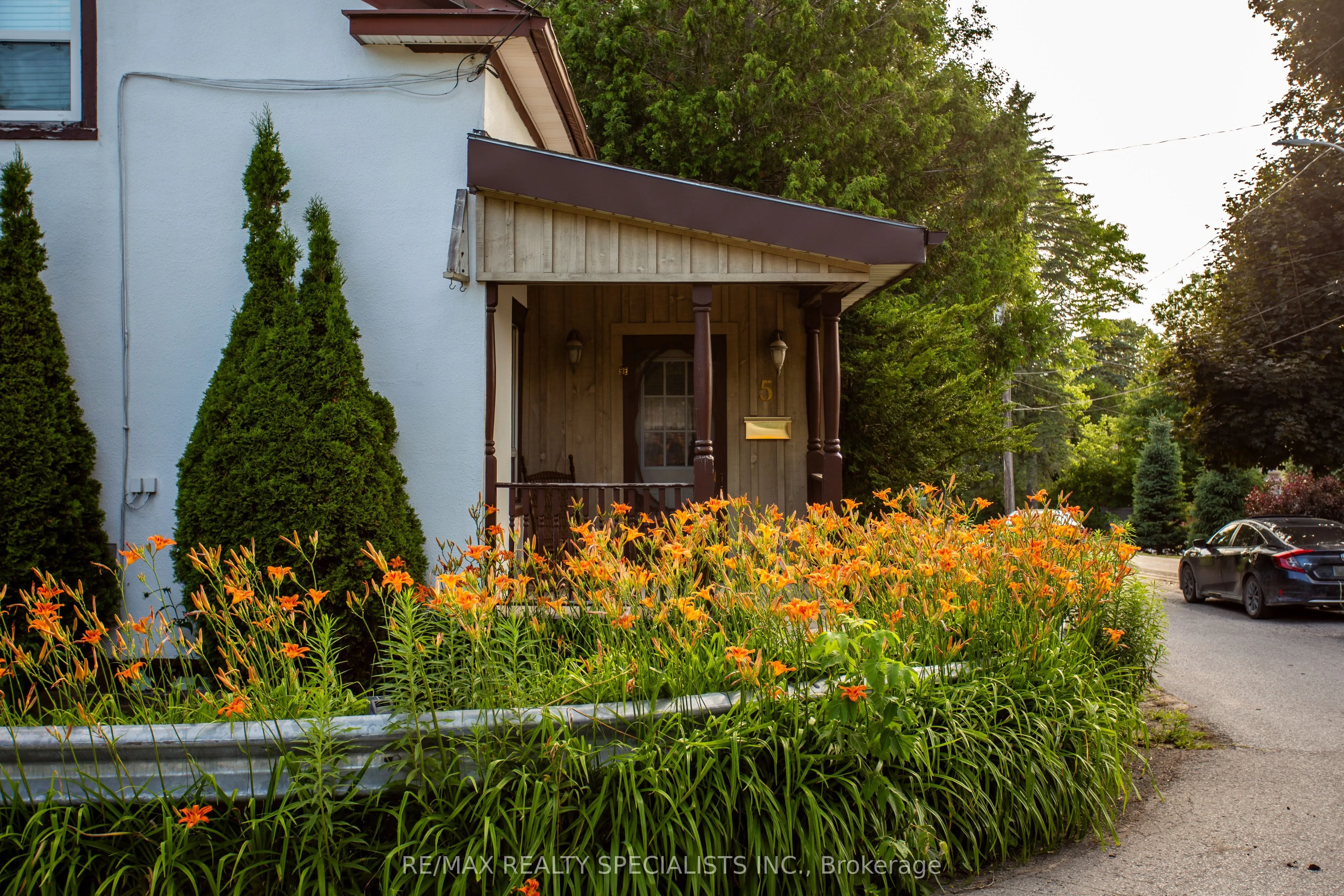 5 East John Street, ON L0L 1L0