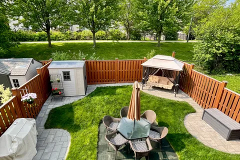 66 Canyon Gate Crescent, ON L6A 0C2