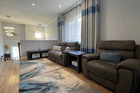 66 Canyon Gate Crescent, ON L6A 0C2