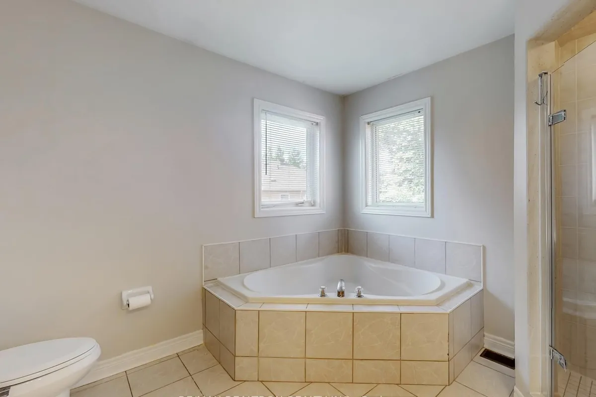 6 Rouge Fairway Street, ON L3S 4H5