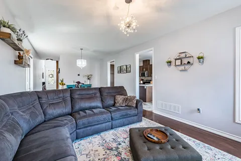 4 Morrison Avenue, ON L9R 0H4