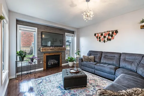 4 Morrison Avenue, ON L9R 0H4