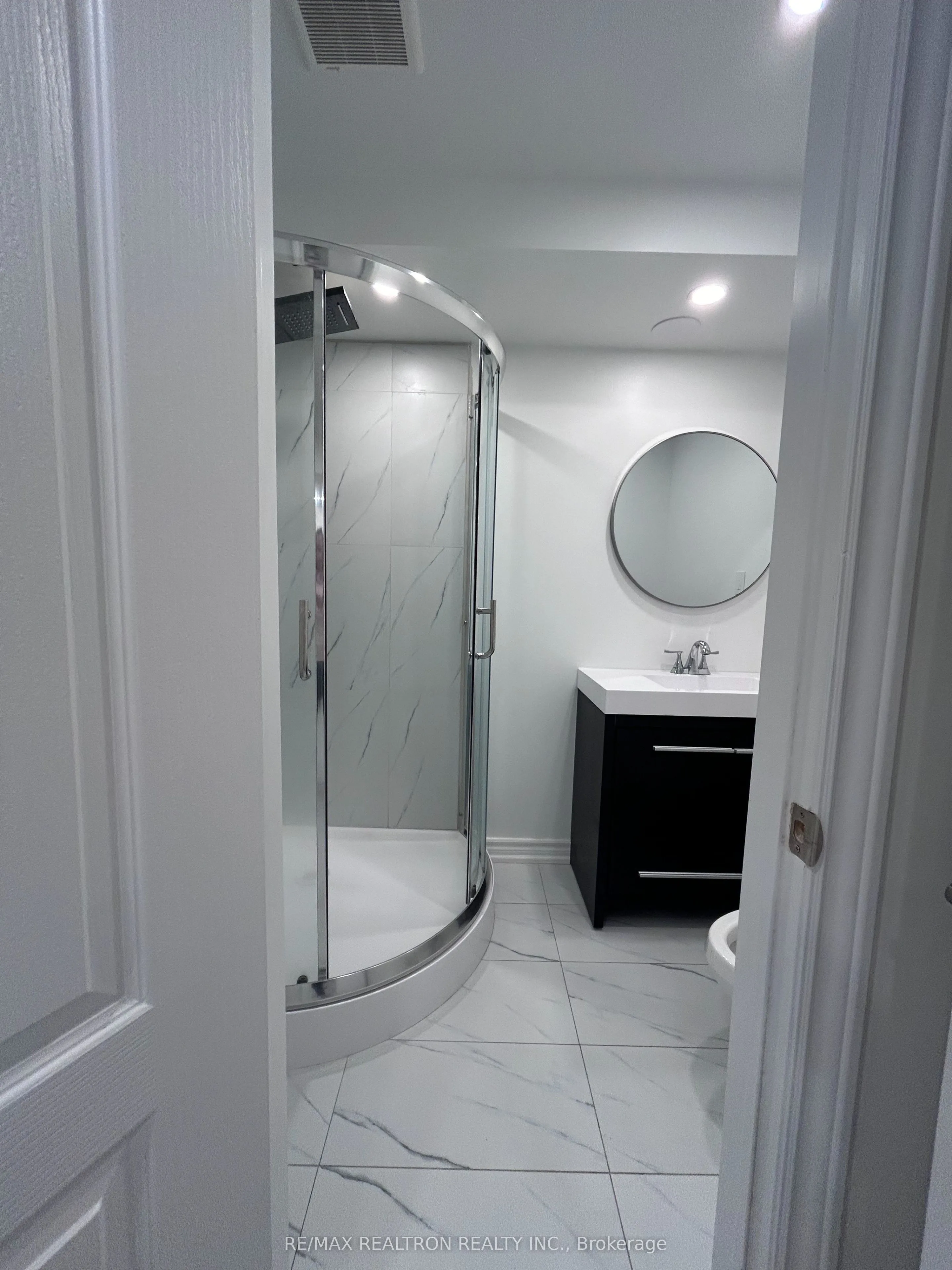 Att/Row/Townhouse living room at 8 Finley Way Markham