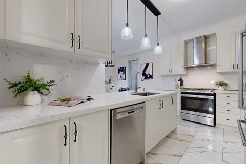 46 Kincardine Street, ON L4H 4H7