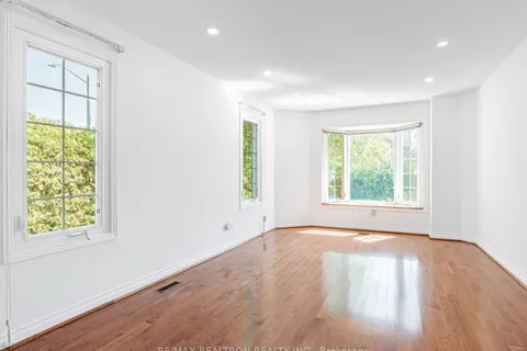 98 Rosedale Heights Drive, ON L4J 4V7