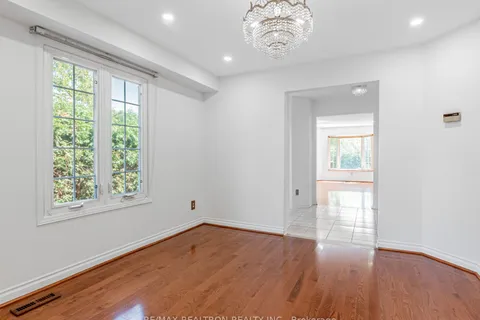 98 Rosedale Heights Drive, ON L4J 4V7