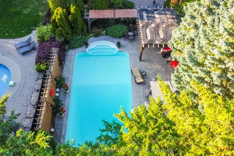 95 Naughton Drive, ON L4C 8B3