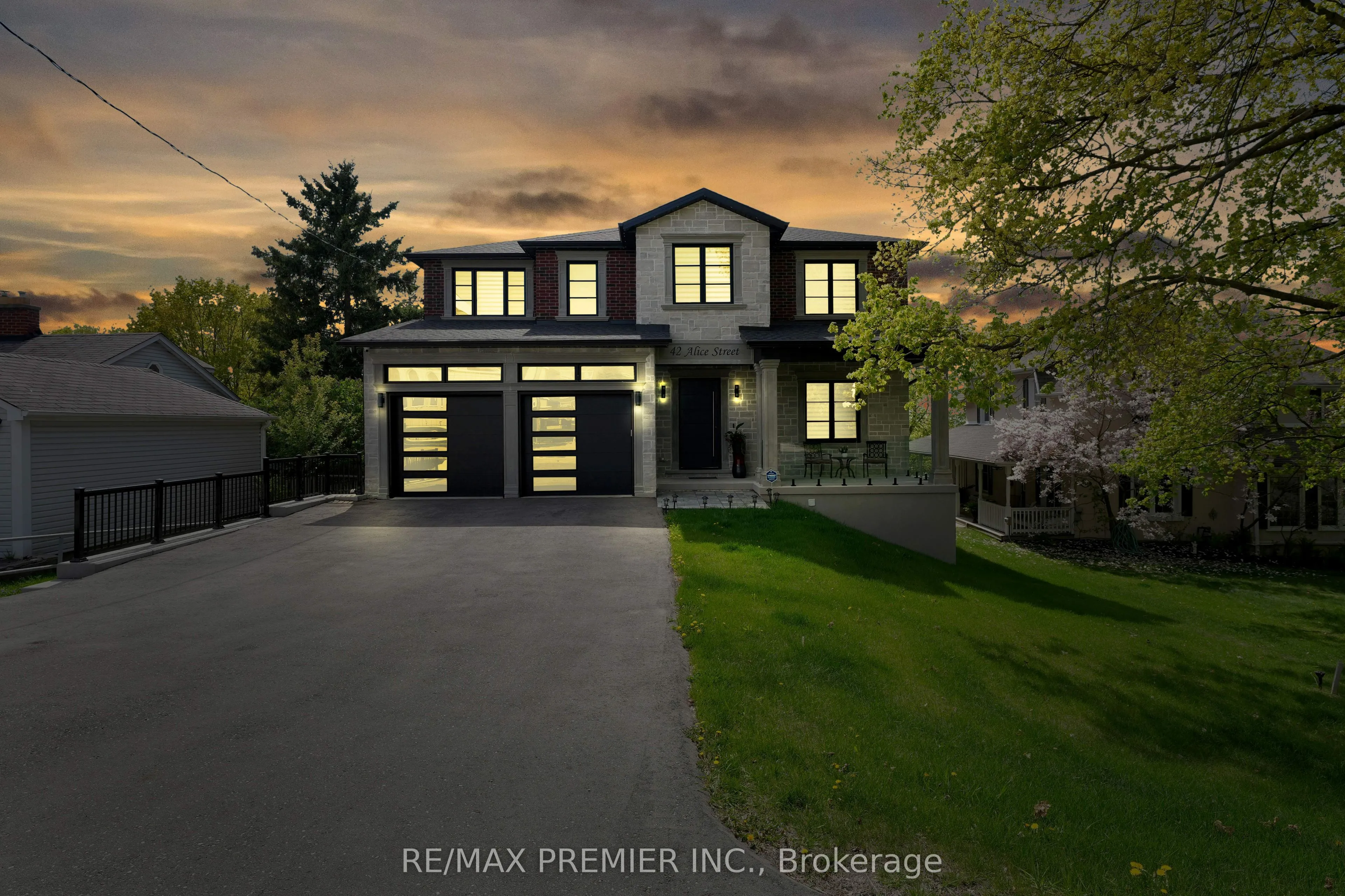 42 Alice Street, ON L0G 1M0