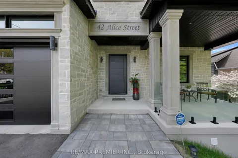 42 Alice Street, ON L0G 1M0