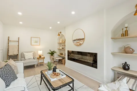 679 Village Parkway, ON L3R 2Y4