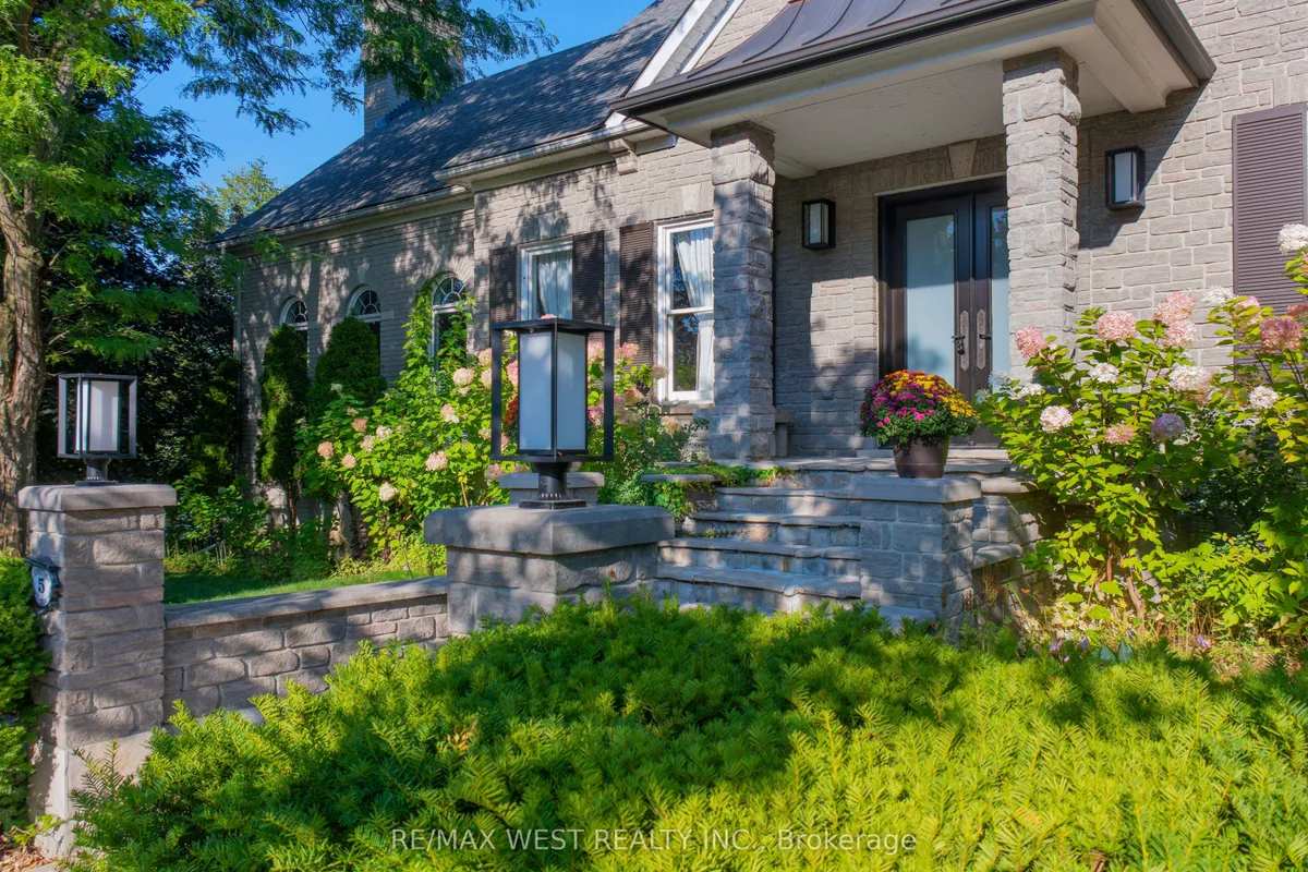 5 Humberview Drive, ON L4H 1B1