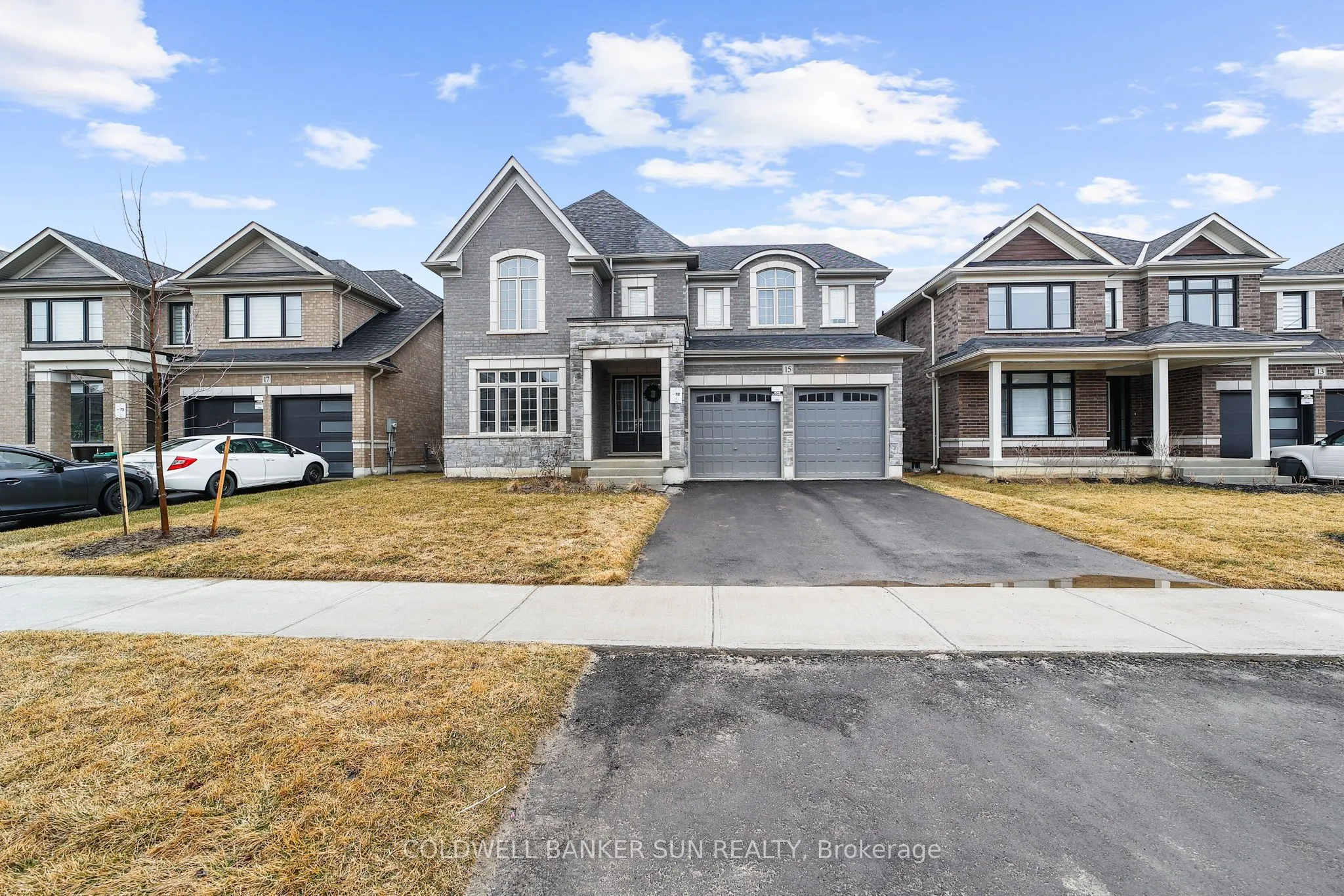 15 Hummingbird Grove, ON L0G 1W0