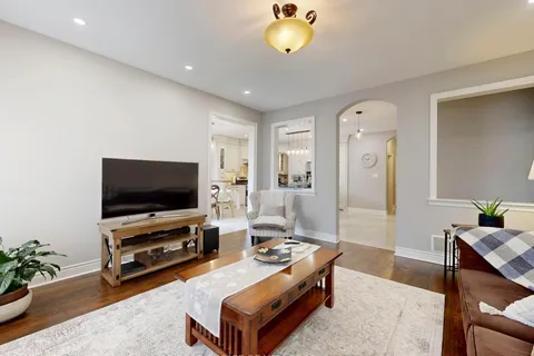 192 Tonner Crescent, ON L4G 0G6