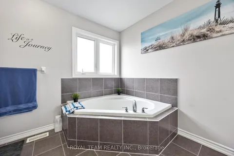 218 Richardson Crescent, ON L3Z 0R6