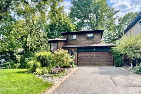 23 Pomander Road, ON L3R 1X5