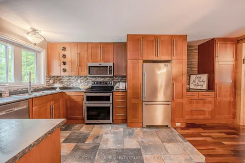 8071 4th Line, ON L0M 1B1