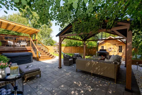 277 Tupper Boulevard, ON L9R 1A8