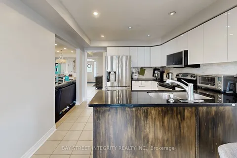 24 Ian Drive, ON L4P 4H1