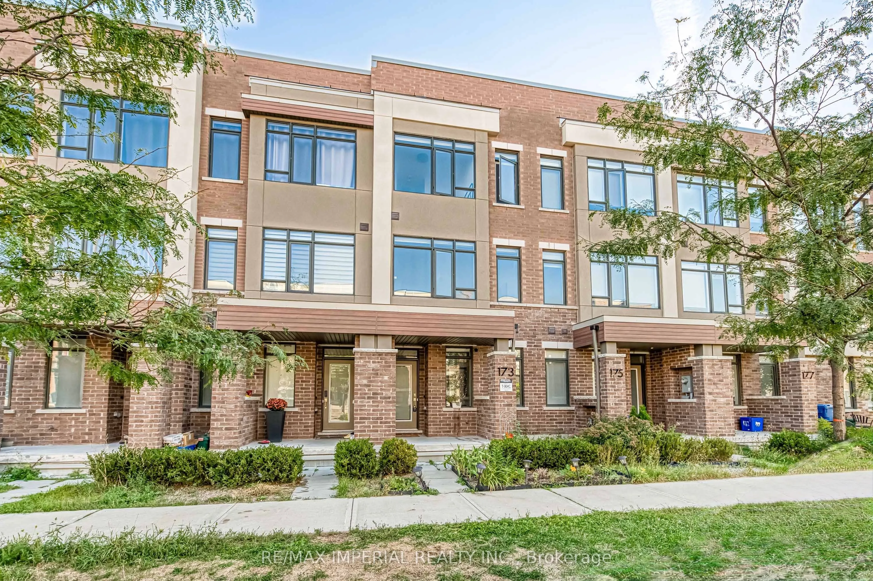 173 Salterton Circle, ON L6A 4Z1