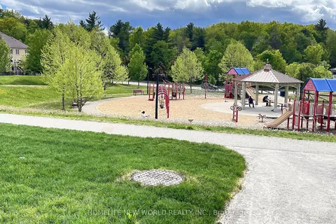 19 Ahchie Court, ON L6A 5E5