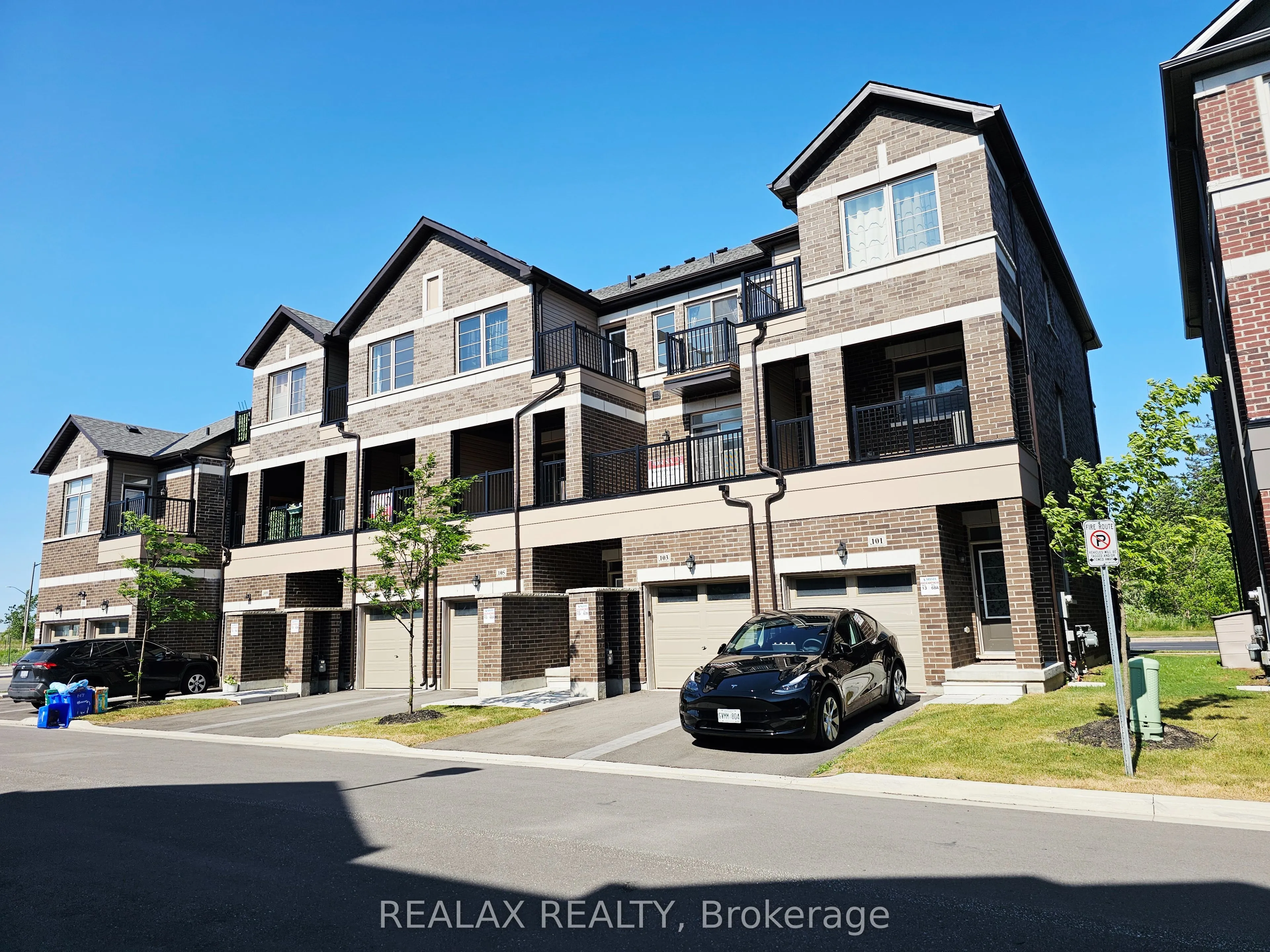 103 Carneros Way, ON L6B 1R2