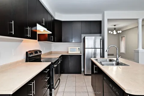 110 Southdown Avenue, ON L6A 4N3