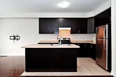 110 Southdown Avenue, ON L6A 4N3