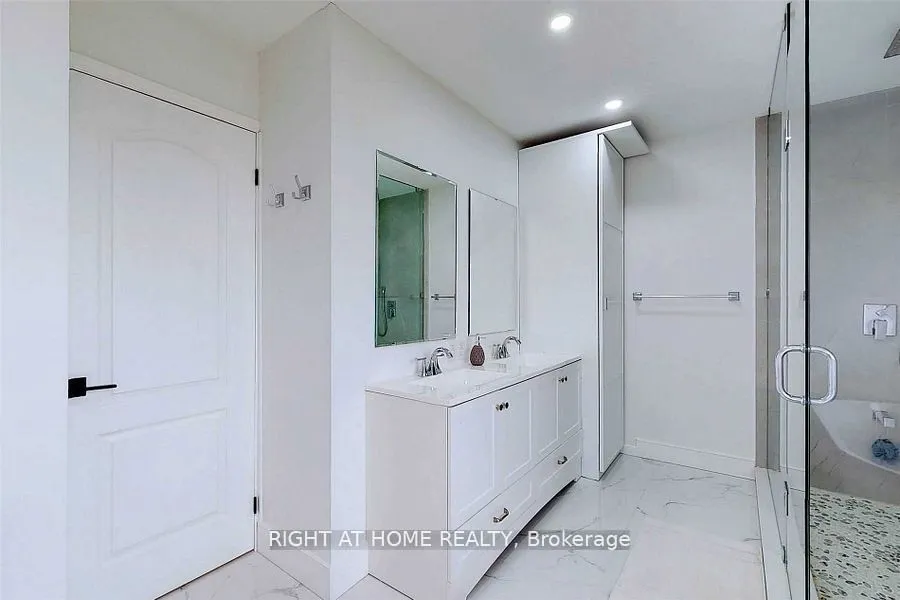 1269 Gina Street, ON L9S 1T1