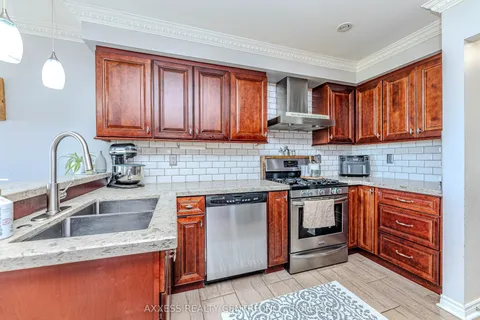 72 Beaverbrook Crescent, ON L6A 3T3