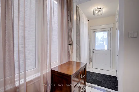 242 Paradelle Drive, ON L4E 1B8