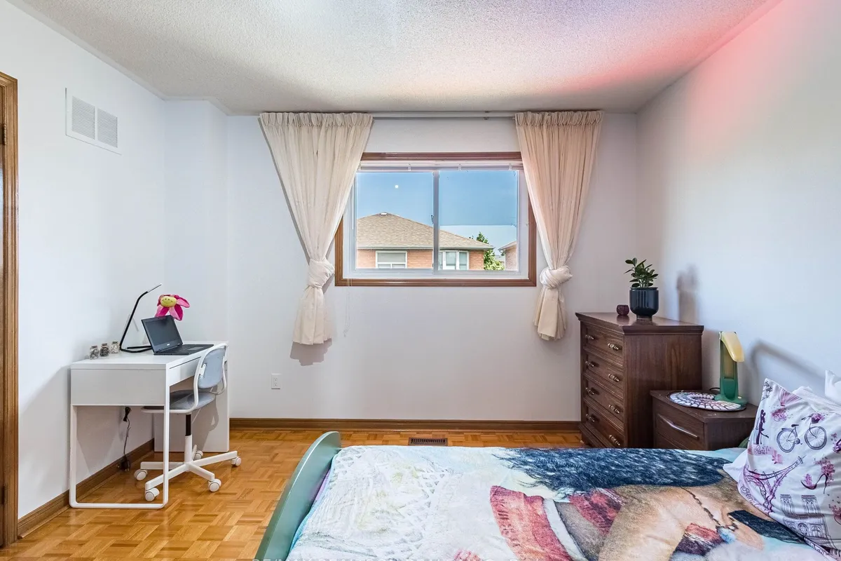 66 Nimbus Place, ON L4L 4Z4